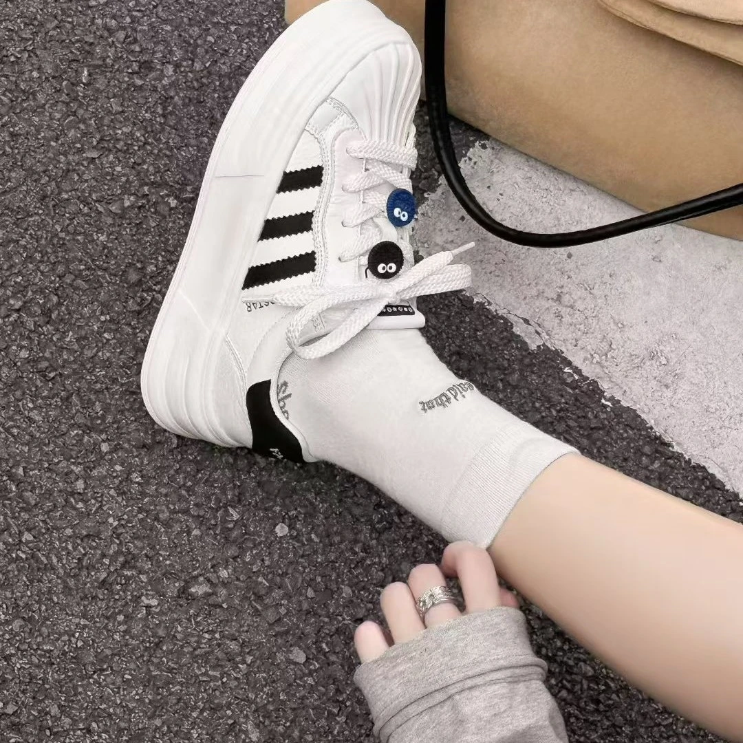 2025秋季新款真皮小白鞋女厚底休闲百搭运动板鞋面包鞋子