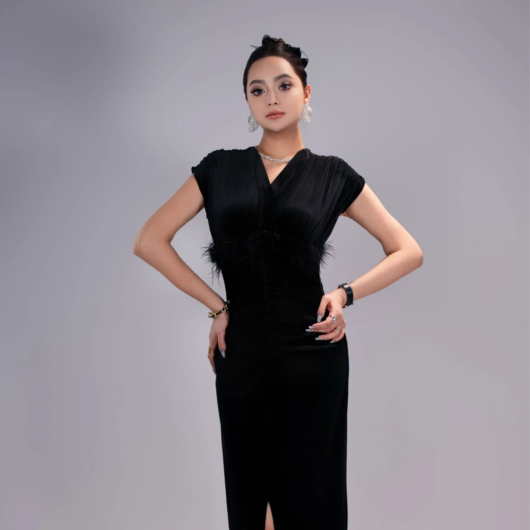 2025新款新疆包邮金丝绒连衣裙