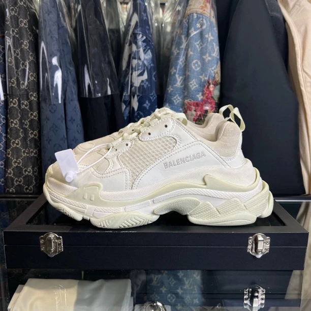 99新 Balenciaga/巴黎世家 triples夜光色老爹鞋/38码/无盒