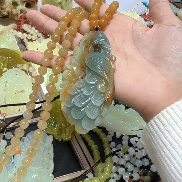 未镶嵌蛇纹石玉吊坠