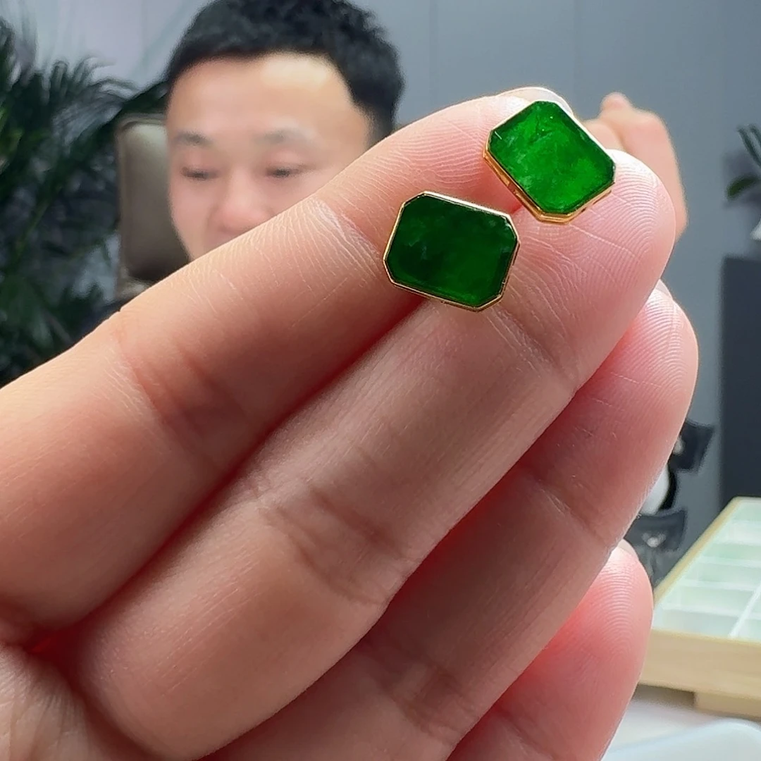 翡翠耳饰18K金镶嵌天然