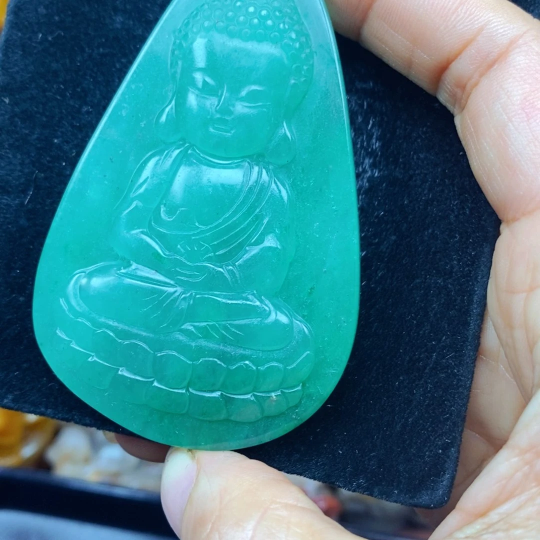 未镶嵌石英质玉（黄龙玉）颈饰