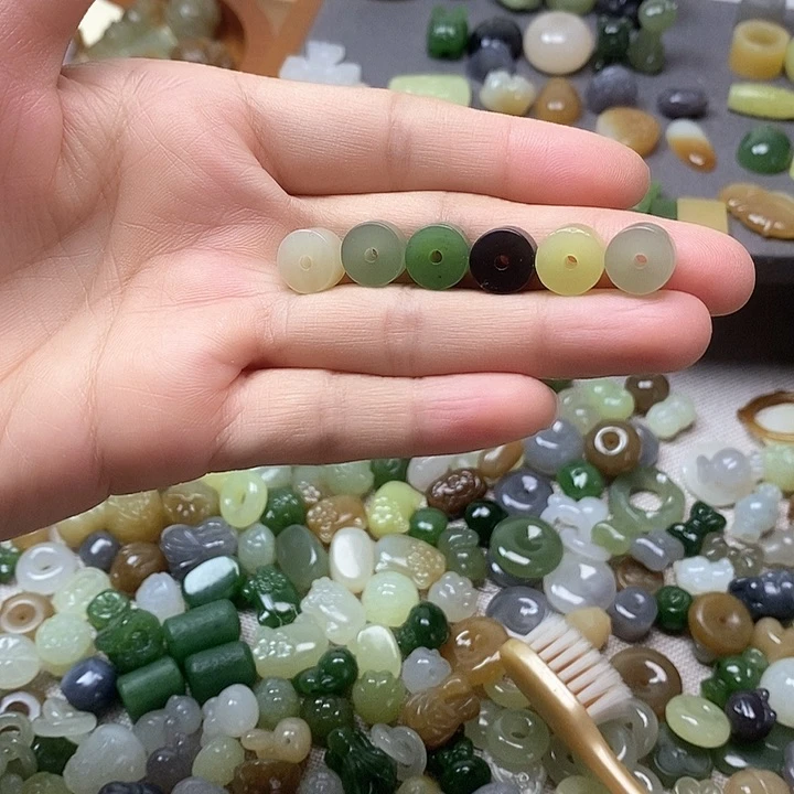 未镶嵌和田玉挂件隔片29.9一个多样性发其一