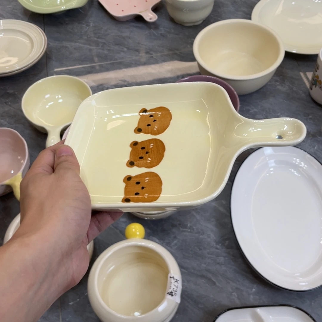 陶瓷微瑕餐具介意勿拍，满18飞！
