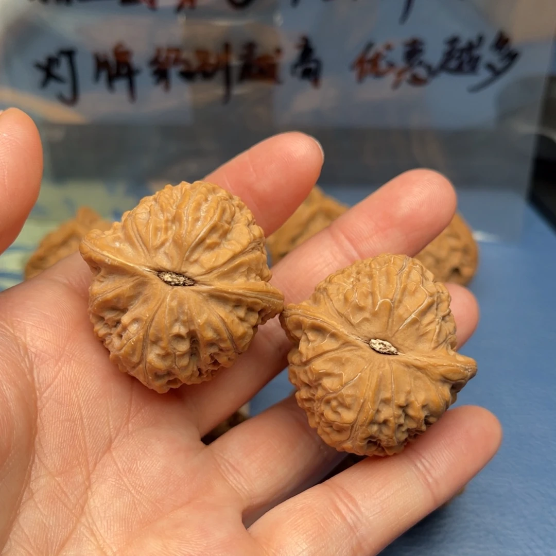 楚***寒文玩核桃吊坠福利龙磨