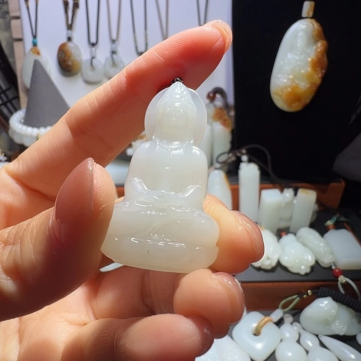 和田玉未镶嵌颈饰