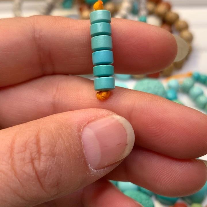 绿松石未镶嵌颈饰