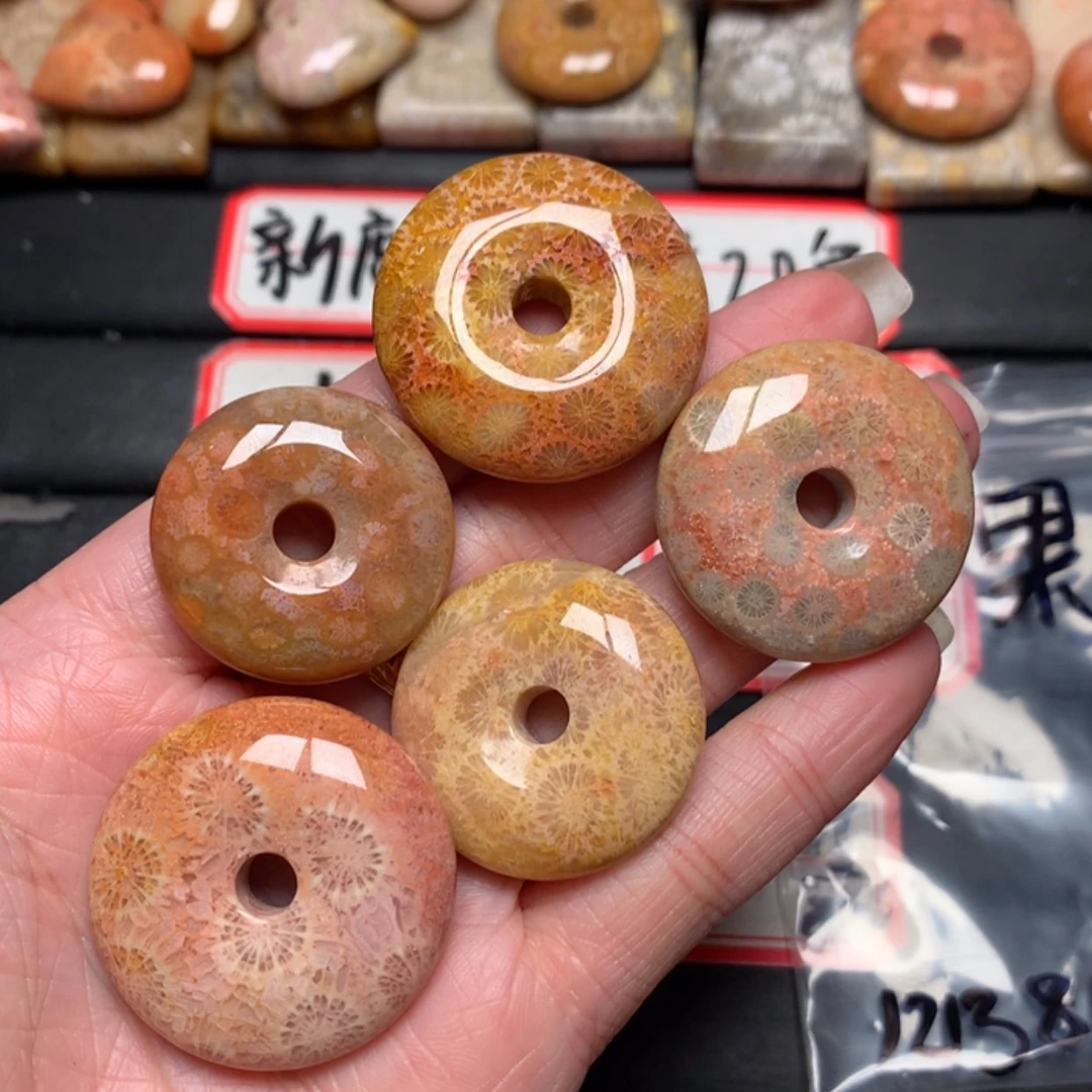 【闪购商品】硅化玉颈饰未镶嵌果