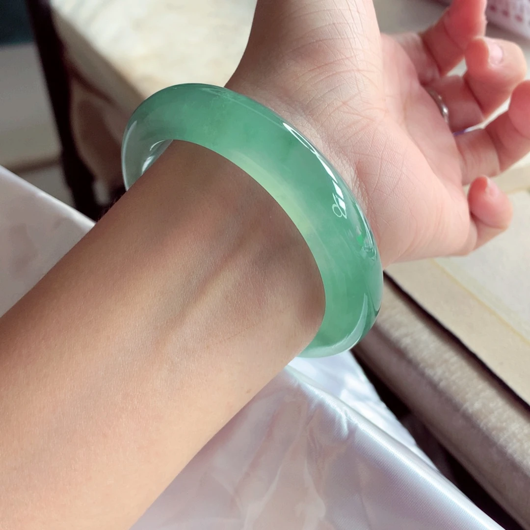 翡翠未镶嵌手镯55.2宽边冰绿起光冰透毕业大万天花板A