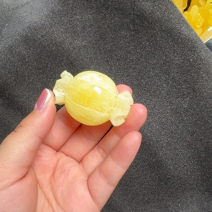 蜜蜡未镶嵌珠宝奇石
