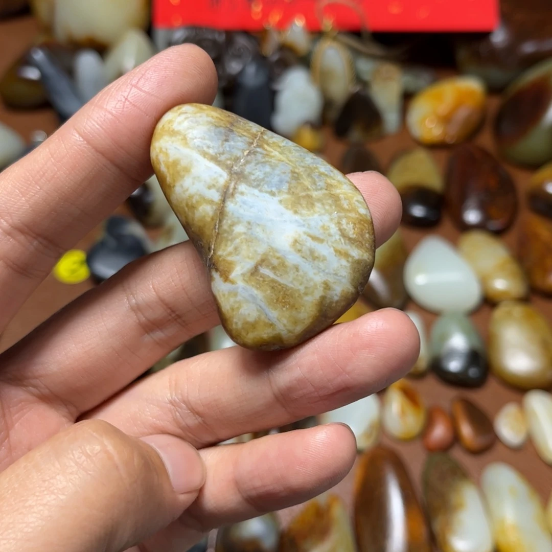 和田玉未镶嵌颈饰下***爽