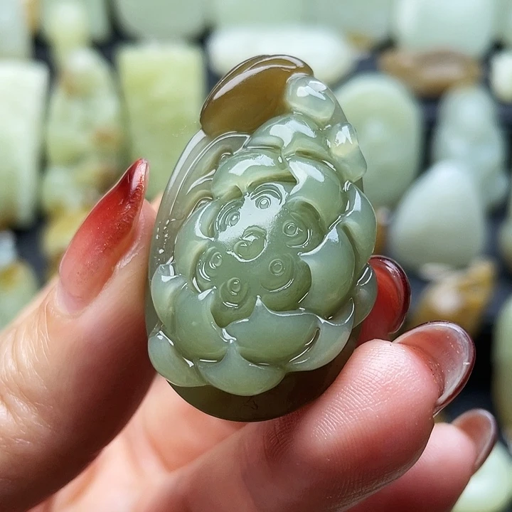 和田玉（糖玉）未镶嵌颈饰