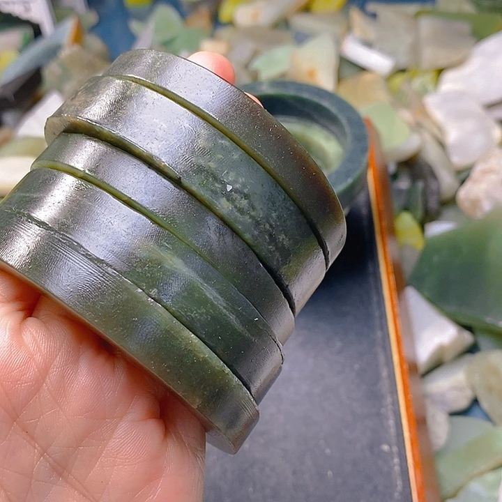 未镶嵌手镯和田玉（糖玉）