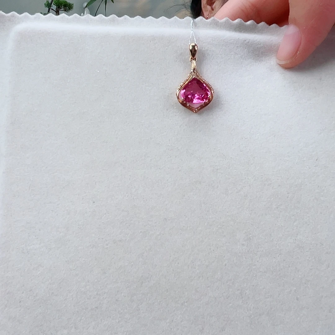 碧玺颈饰18K金镶嵌碧玺