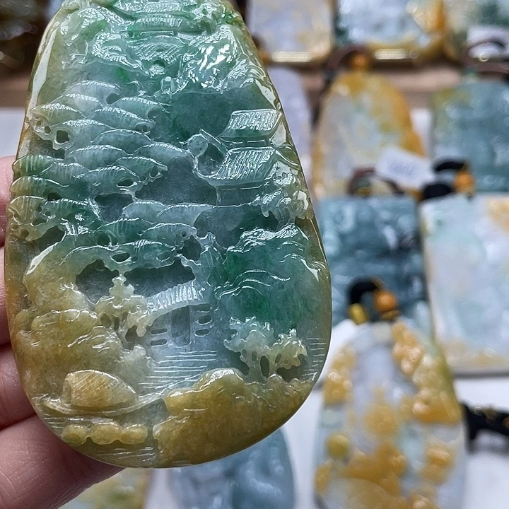 善***人翡翠未镶嵌颈饰天然