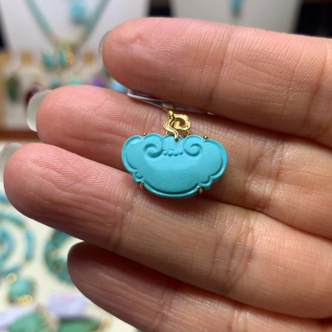 绿松石18K金镶嵌吊坠