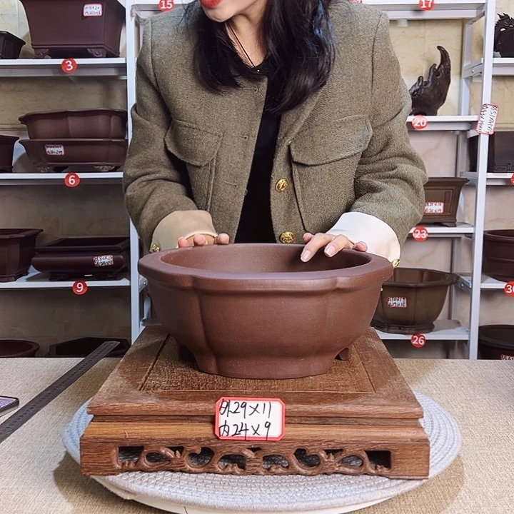 紫砂花盆等多种装饰