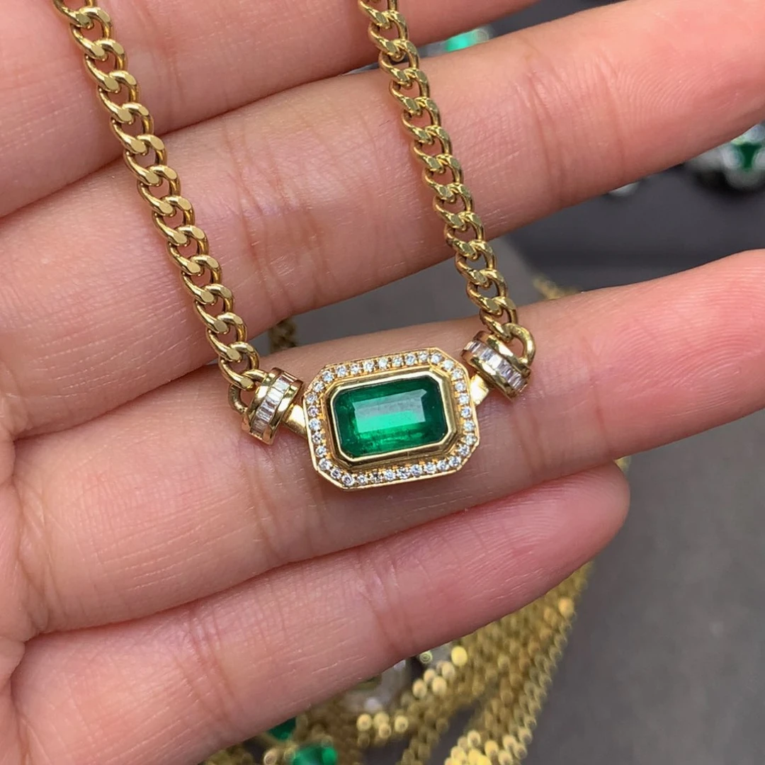 祖母绿颈饰18K金镶嵌