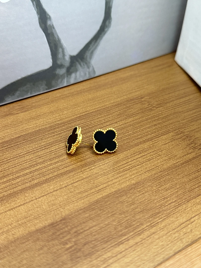 18K金15mm四叶草黑玛瑙耳钉时尚百搭一对 多样性发一对