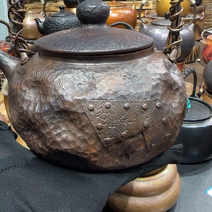 足***郑紫铜手工制作约1.3容量提梁壶