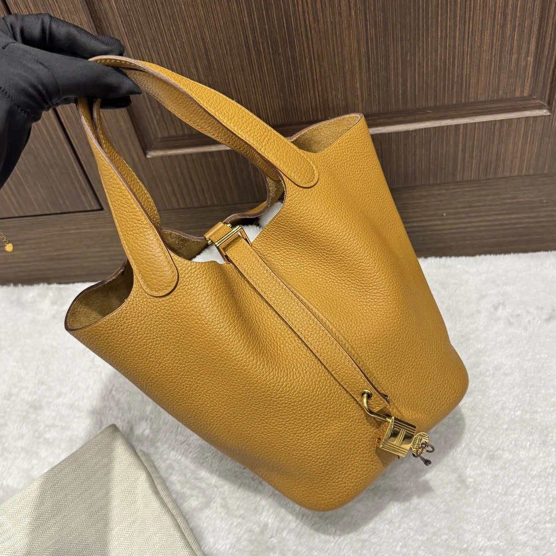 95新 Hermes/爱马仕 饼干色金扣菜篮子18/二奢