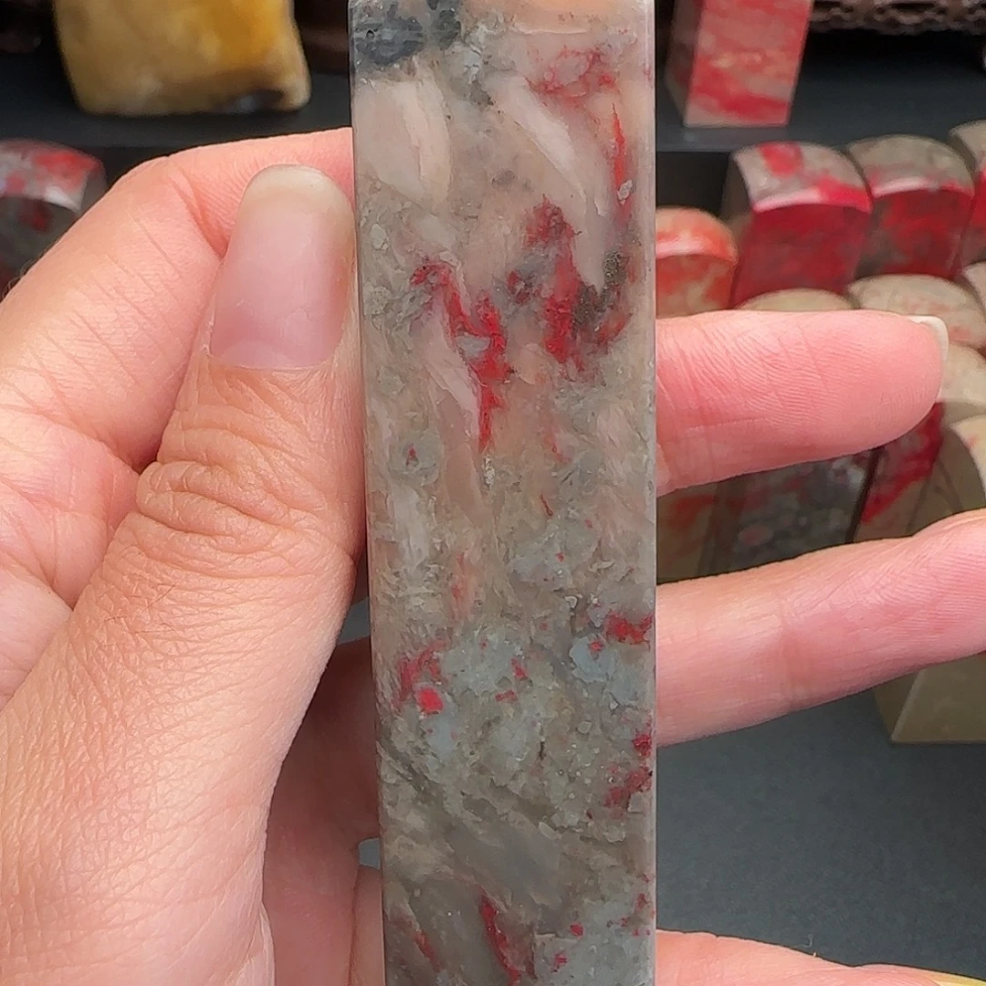 昌化石昌化鸡血石