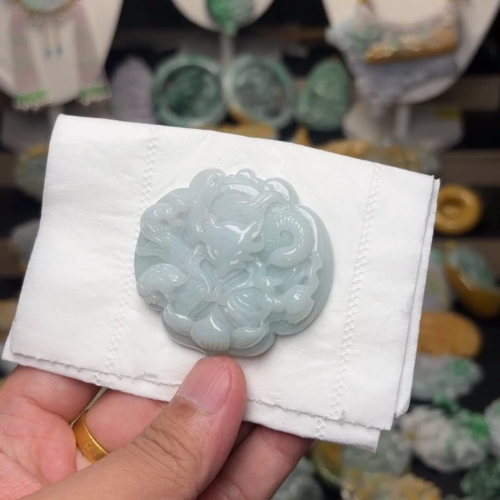 翡翠未镶嵌颈饰吊坠