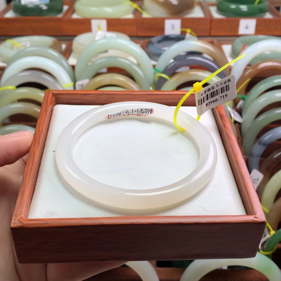 和田玉手镯未镶嵌61.2