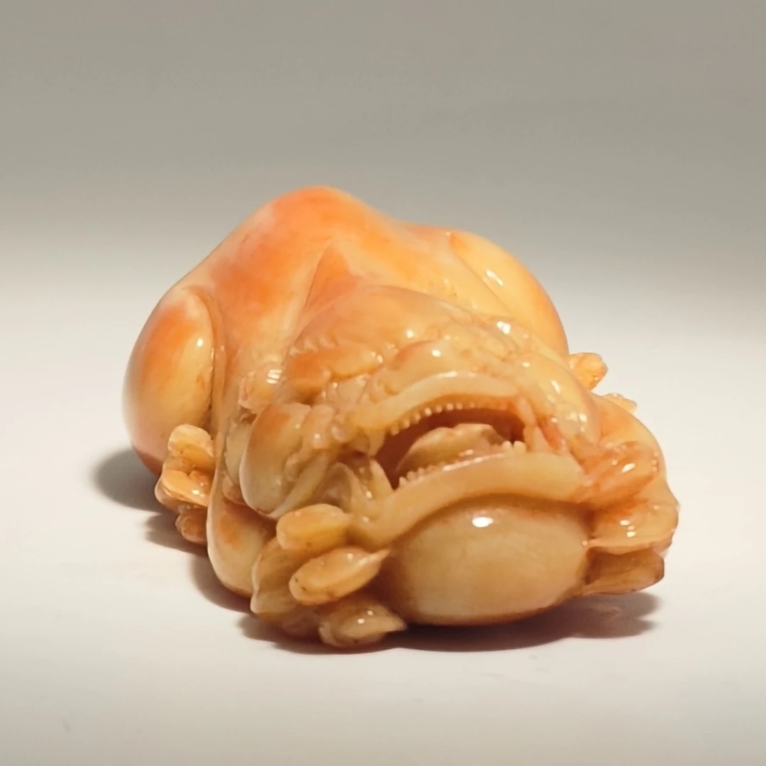 猛犸牙雕粉咖貔貅64*39*25mm小摆假一罚四X1273