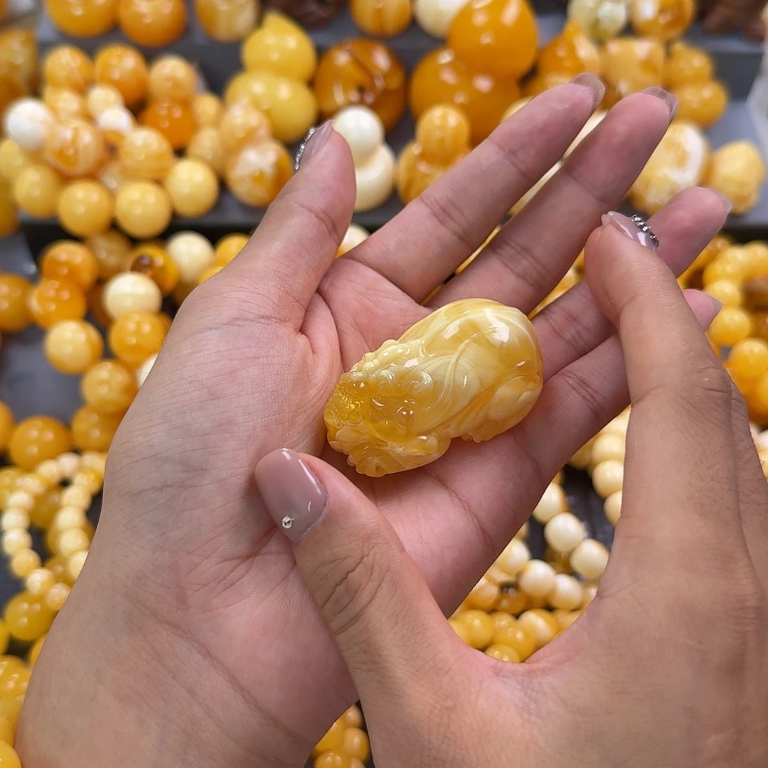 蜜蜡未镶嵌珠宝奇石