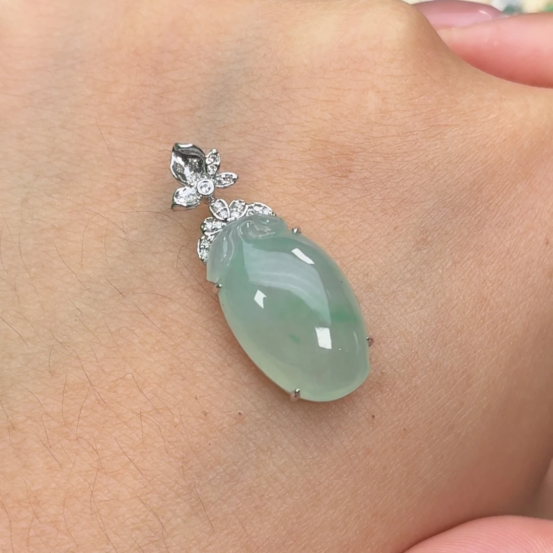 翡翠18K金镶嵌颈饰