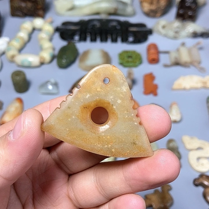 和田玉未镶嵌颈饰97