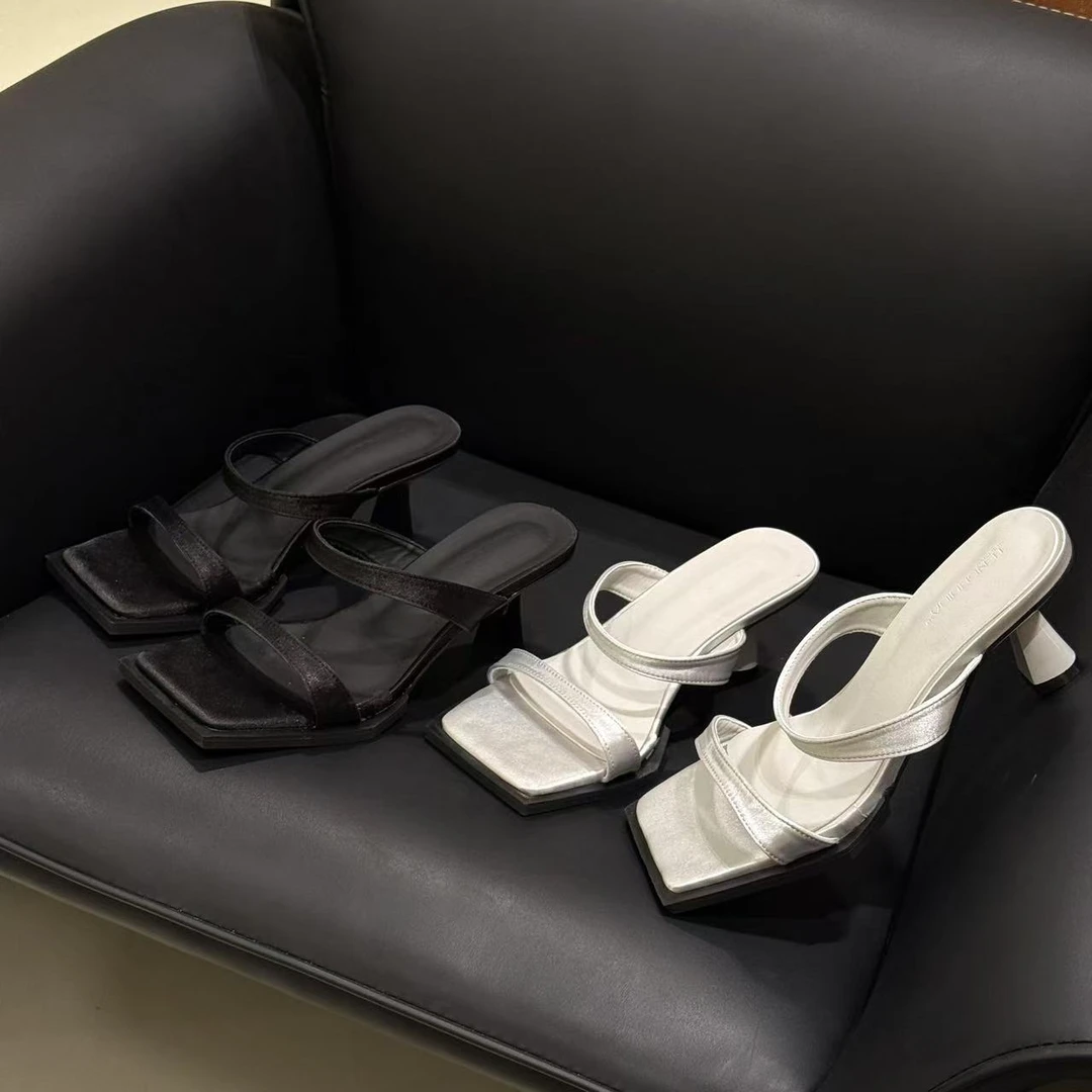 【胖福福大码女鞋】新款一字带方头露趾高跟凉鞋酒杯跟宽底凉拖鞋