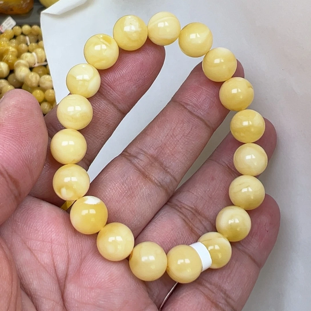 蜜蜡未镶嵌裸石10加11克