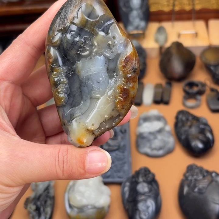 漫****和田玉未镶嵌颈饰