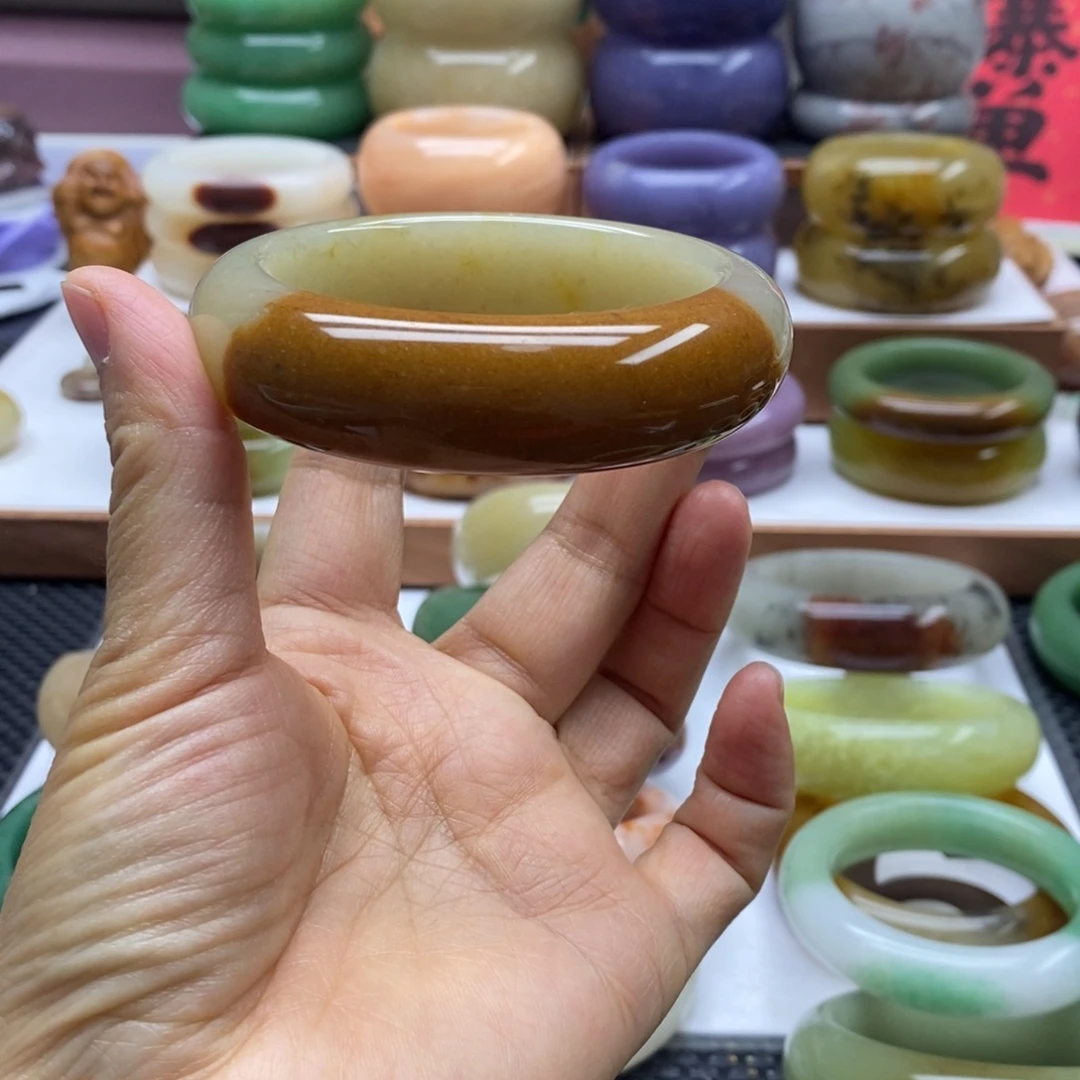 石英岩玉未镶嵌手镯