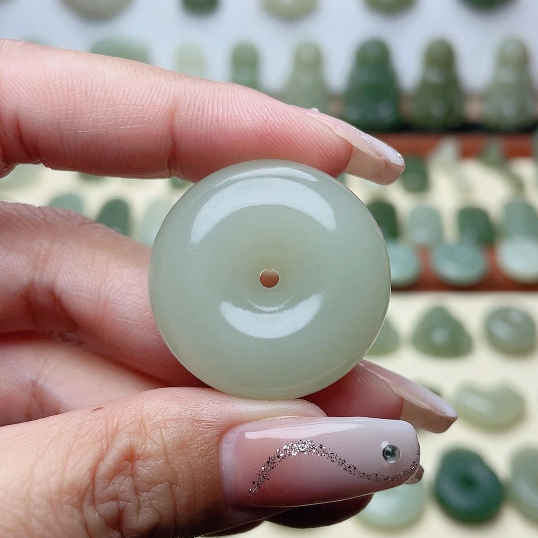 和田玉未镶嵌颈饰⒌*⒎