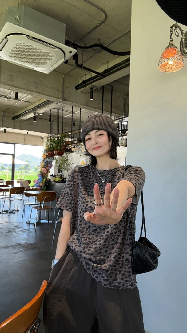 《吴哥窟》 圆领INS风短袖显瘦小众短袖女设计感