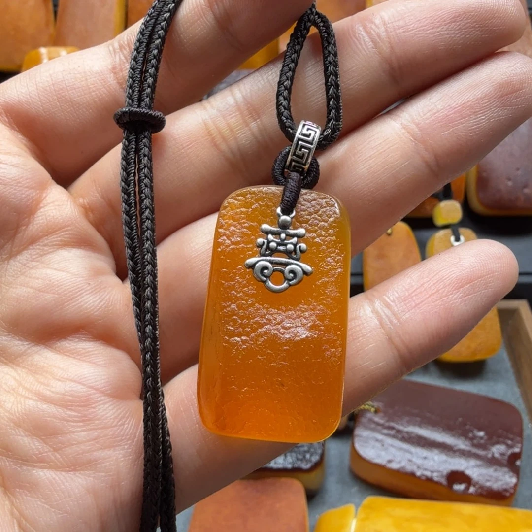 未镶嵌吊坠(赠链)琥珀