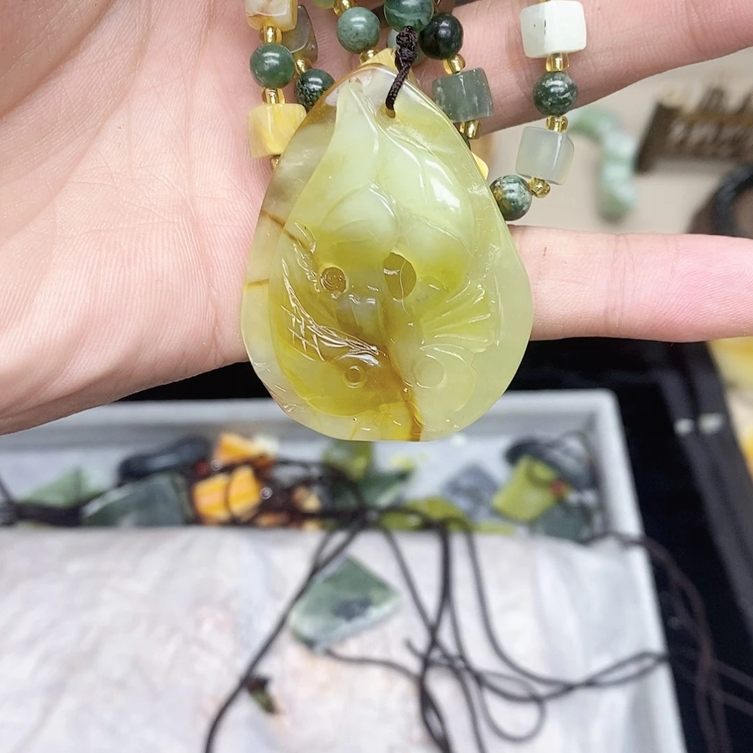 蛇纹石玉合金颈饰