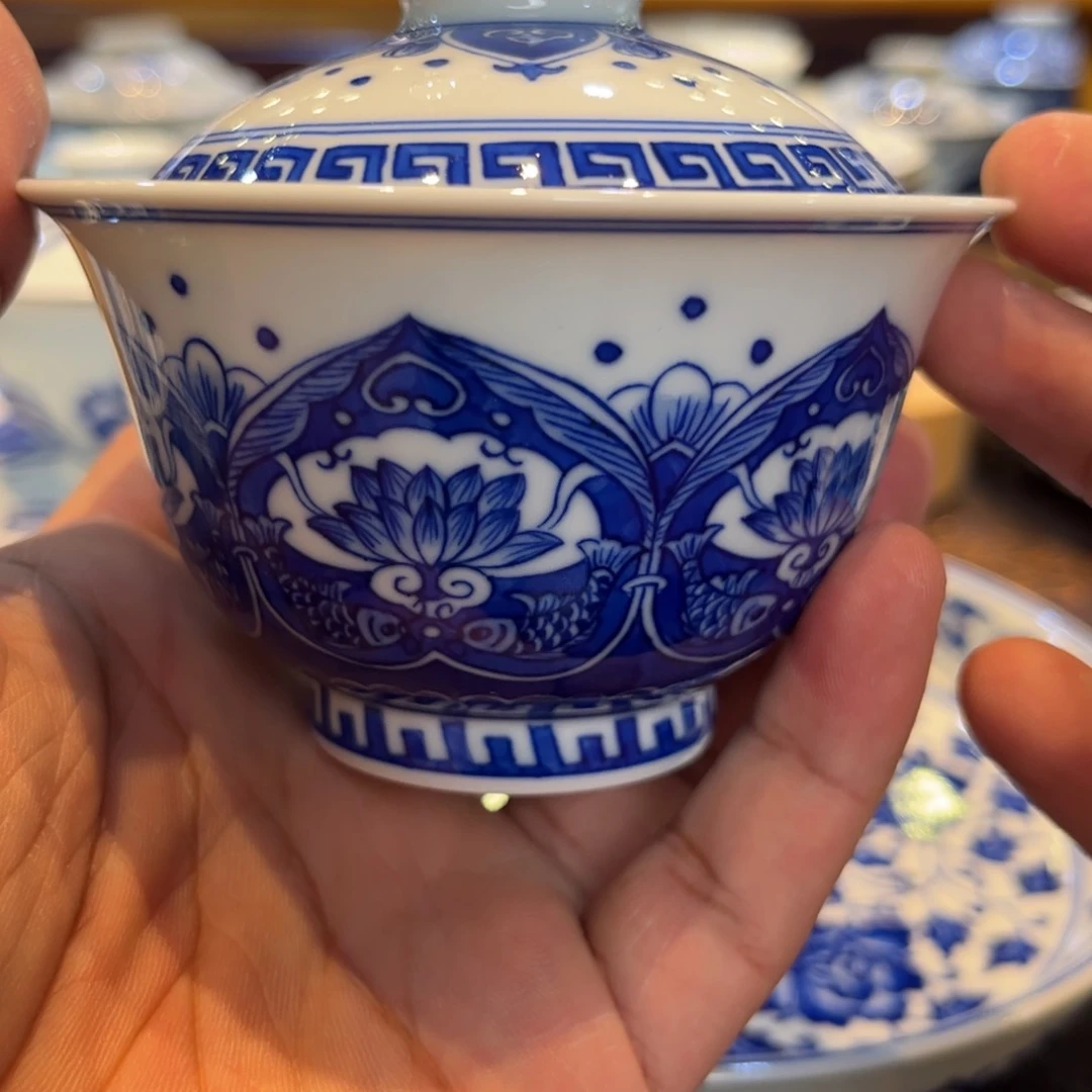 东**雨青花三兔共耳盖碗