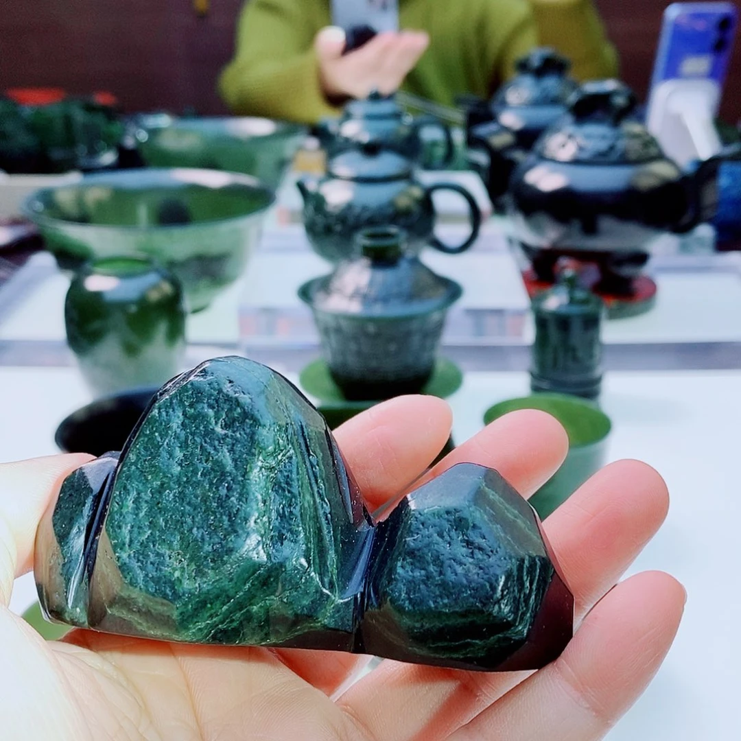 未镶嵌和田玉摆件