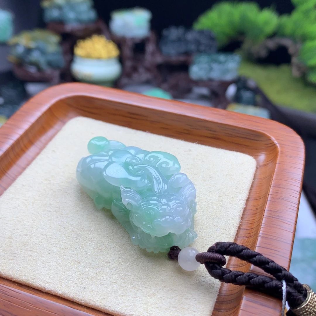 翡翠未镶嵌颈饰A30 阴阳眼含珠貔貅