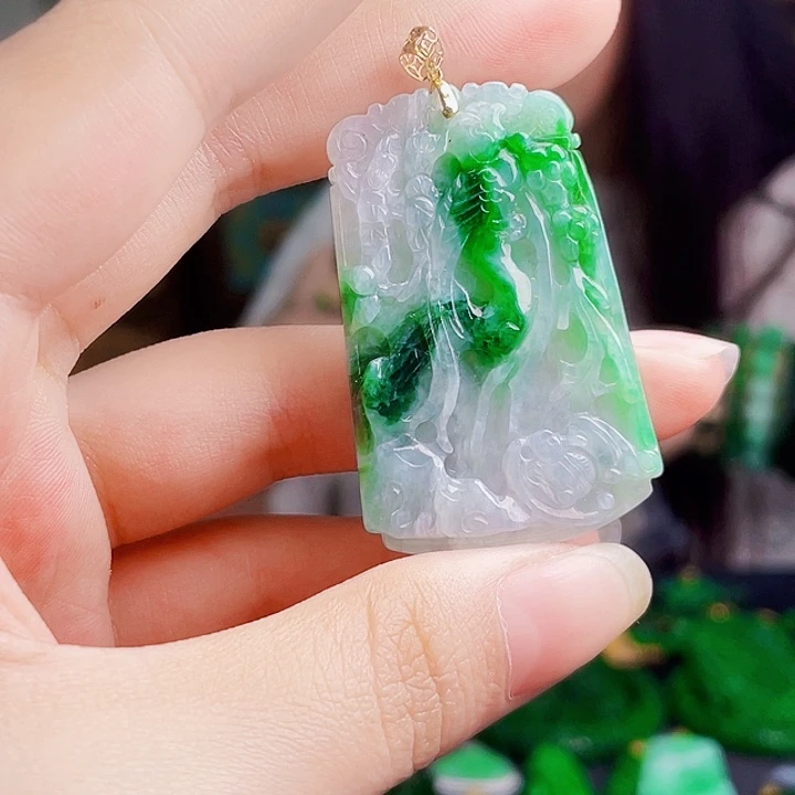 翡翠18K金镶嵌颈饰多样性