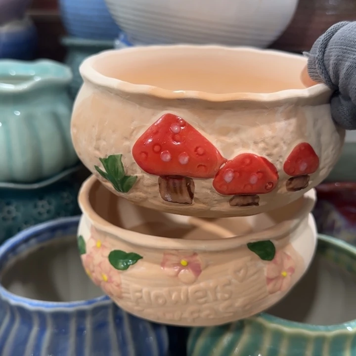 凑9块包邮，有孔，陶瓷花盆