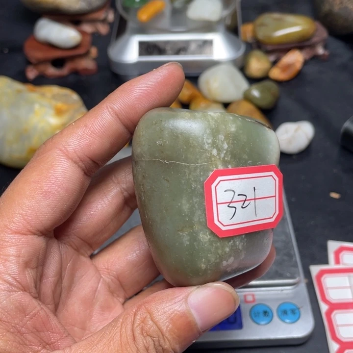 颈饰未镶嵌和田玉321