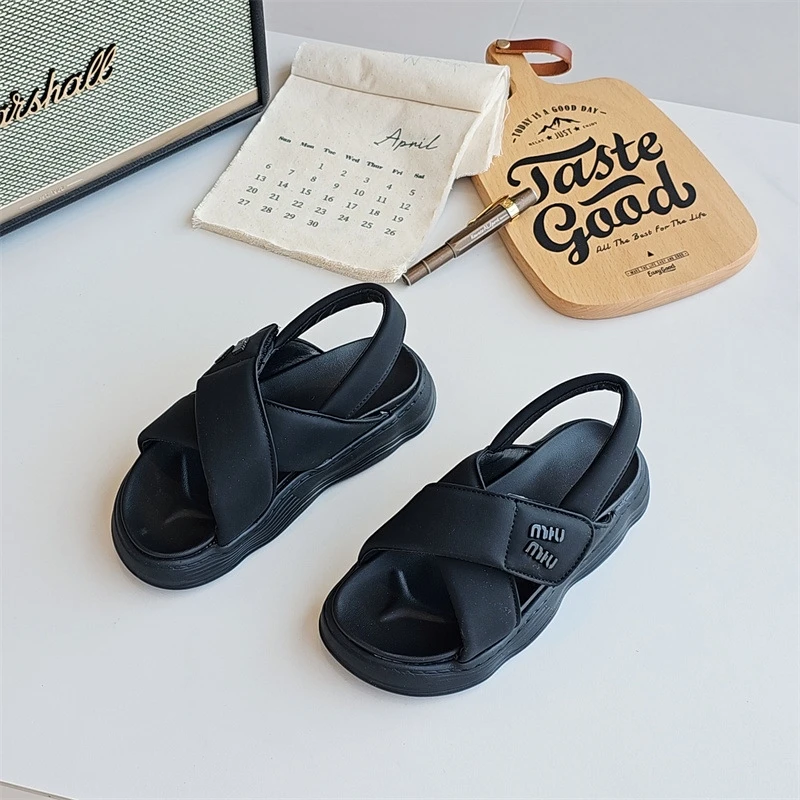 28029童鞋2025夏款欧版大牌潮款男女童交叉带时尚露趾凉鞋沙滩鞋