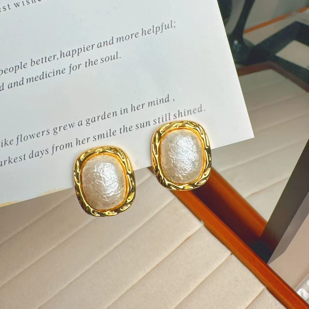 铜合金耳饰 法式复古褶皱雪花珠小众简约高级感银针耳饰 S79