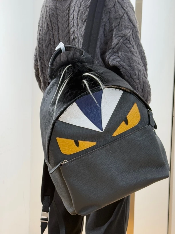 95新 FENDI/芬迪 芬迪大号双肩包手提包