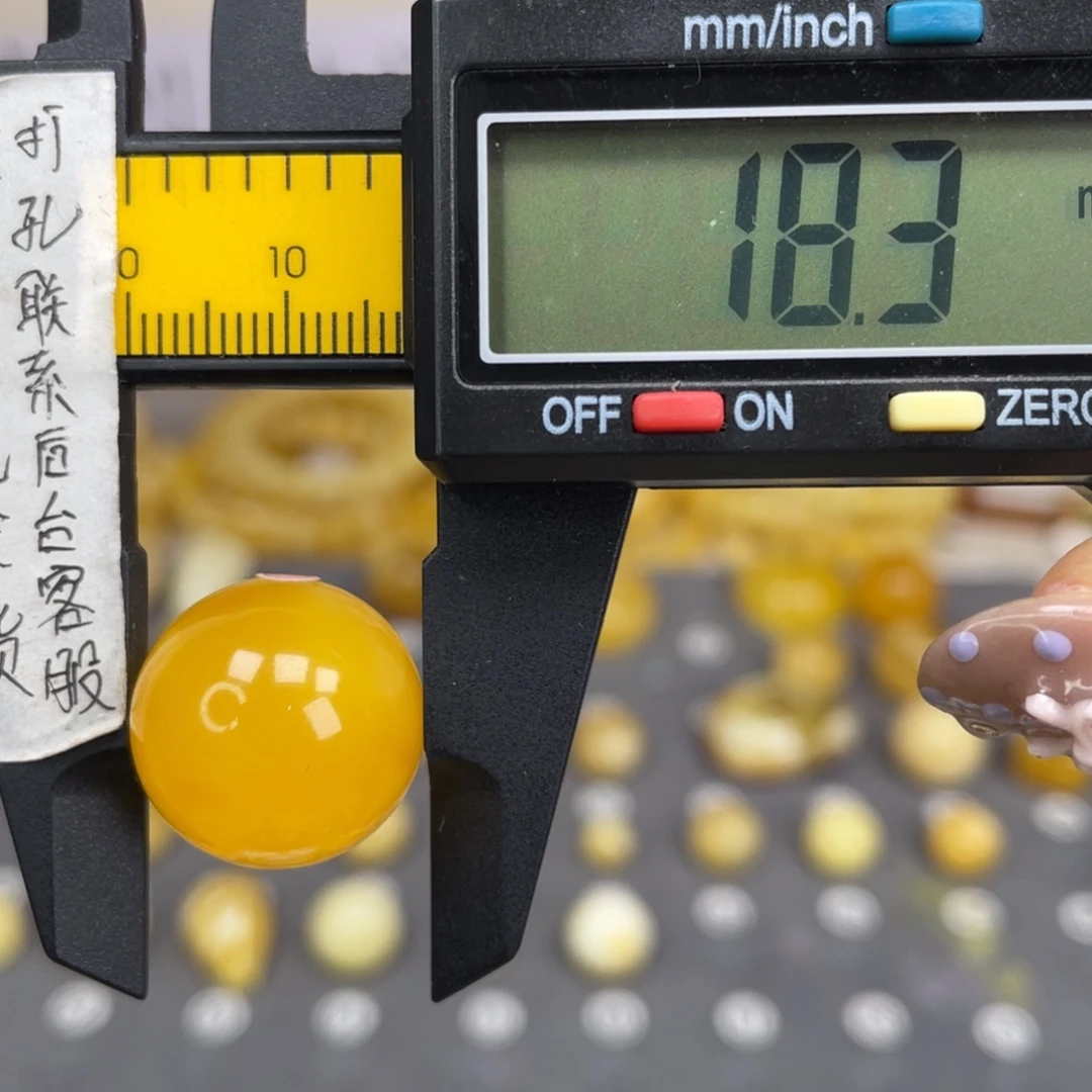 蜜蜡未镶嵌裸石57